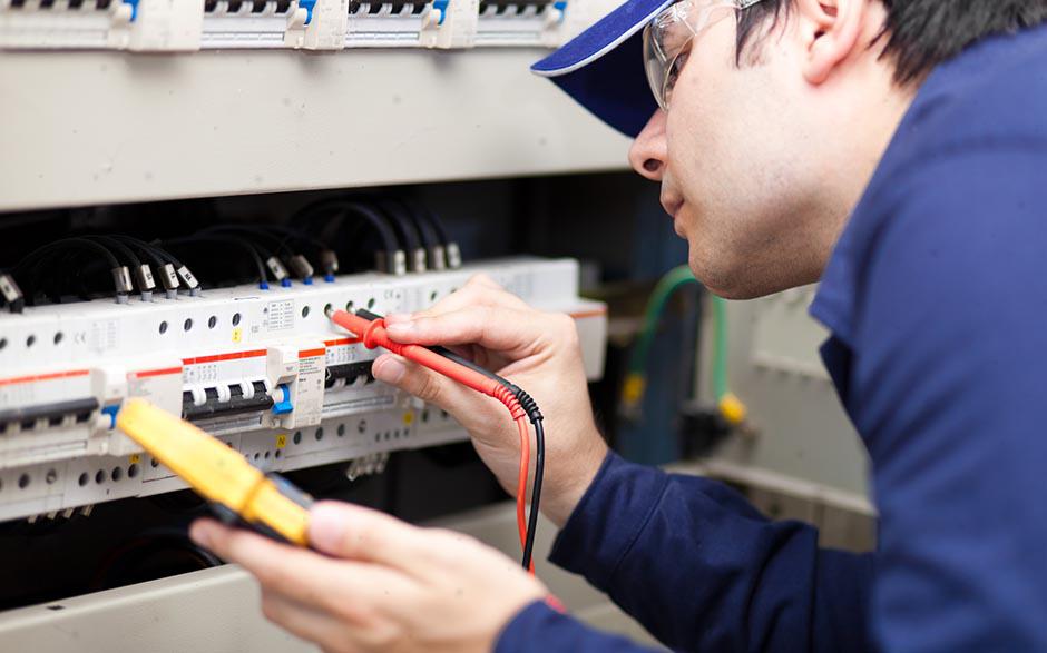 taux horaire électricien Mézières-sur-Seine